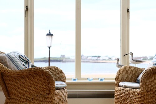 Elie near St.Andrews. Luxury self catering beach house with wonderful sea views