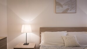 1 bedroom, iron/ironing board, internet, bed sheets