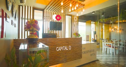 Capital O Vaccinated Staff - OYO 785 The Greenhive