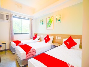 Deluxe Triple Room | Free WiFi, bed sheets - Capital O Vaccinated Staff - OYO 785 The Greenhive (Ibaan)