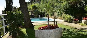 Villa With Private Pool And Sea Views