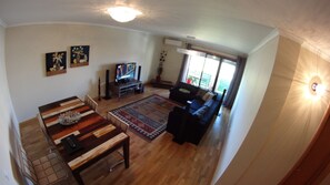 Smart-TV, Bücher, Computerbildschirme