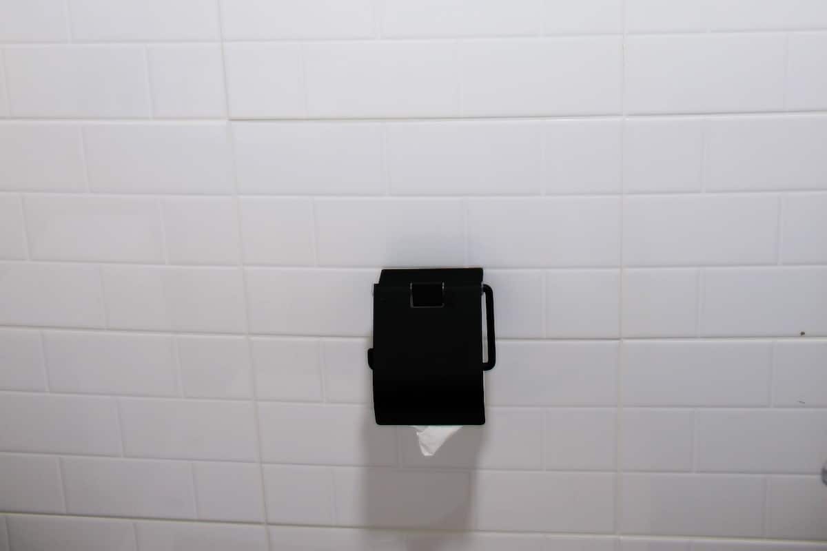 Camera Basic, vista fiume | Bagno | Doccia, set di cortesia gratuito, accappatoio, pantofole