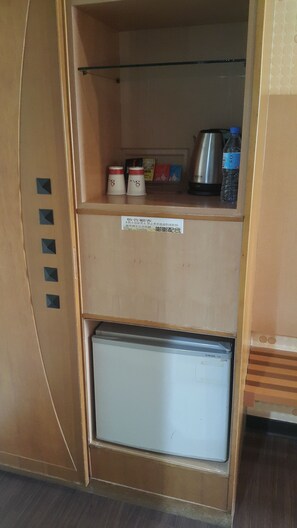 Standard Room, 1 Bedroom | Desk, blackout curtains, free WiFi - Hua Xiang Motel - Nanzih (Kaohsiung)