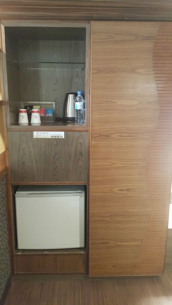 Elite Room, 1 Bedroom | Desk, blackout curtains, free WiFi - Hua Xiang Motel - Nanzih (Kaohsiung)