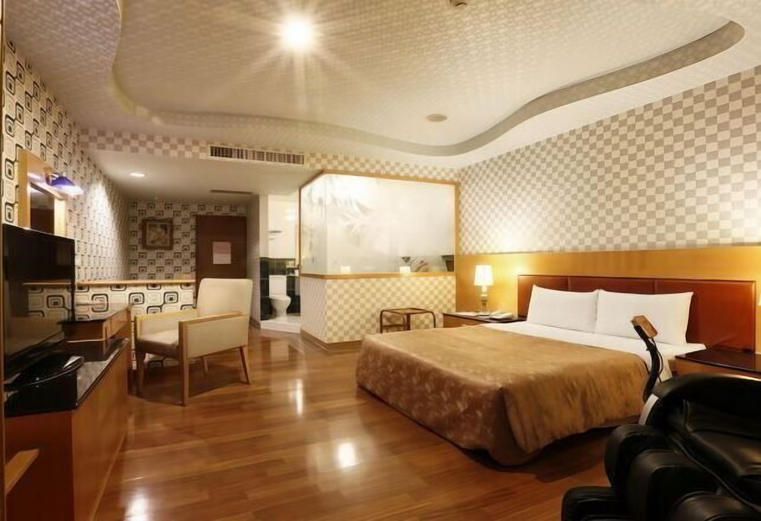 Desk, blackout drapes, free WiFi