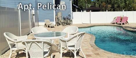 Piscina all'aperto, una piscina riscaldata