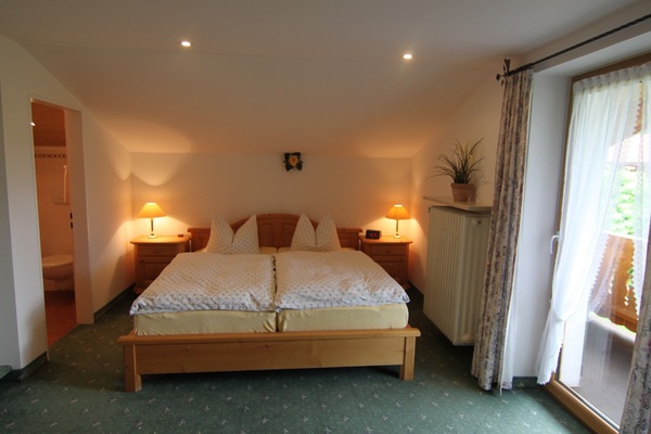 Ferienwohnung Hochkalter, 2-4 Personen, 70 qm, 2 Schlafzimmer, Balkon-Schlafzimmer