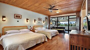 高级双人房, 2 张大床, 阳台, 河景 | 加厚床垫、迷你吧、客房内保险箱、特色装修