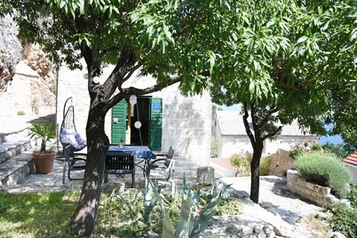 Sea view, Terrace, All use, Dogs welcome, Stone house, Wifi,Garden,