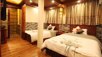 Escritorio, cortinas blackout, wifi gratis y ropa de cama