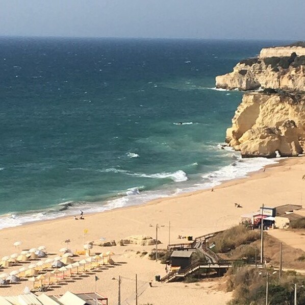 Beach nearby - LUXURY APARTMENT VISTA PANORAMICA WITH MAGNIFICENT SEA VIEW DIRECTLY BY THE SEA (Armacao de Pera)