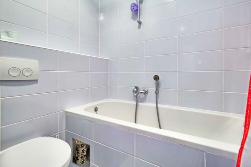 City apartment with air conditioning and Internet