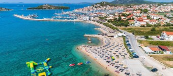 4-huoneen majoitusta Tribunj