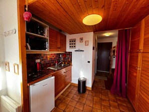 Frigorifero, macchina per tè/caffè, tostapane