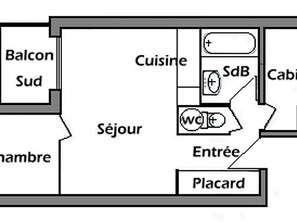 Hotelplan med balkon, værelse mod syd, opholdsstue, køkken, badeværelse og et gæsteværelse.