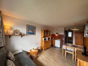 TV - Studio cabin in Les Saisies, 4 people, parking (Hauteluce)