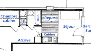 Een plattegrond van een hotel met aangeduide kamers, waaronder een slaapkamer, badkamer, eetruimte, keuken en woonkamer.