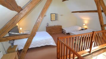 2 Schlafzimmer, BĂŒgeleisen/BĂŒgelbrett, kostenloses WLAN, BettwĂ€sche