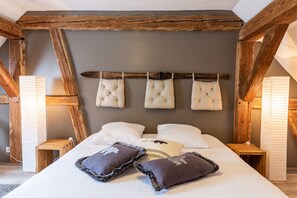 3 bedrooms, iron/ironing board, travel cot, free WiFi