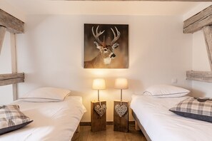 3 chambres, fer et planche à repasser, lit parapluie, Wi-Fi gratuit