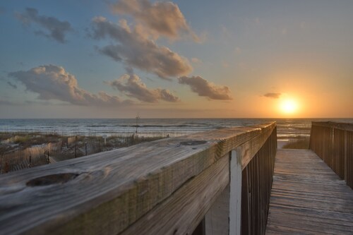 STRANDVORDERSEITE - 3 Bdrm / 3. 5 Bad-Stadthaus mit herrlichem Blick-5-Sterne-Bewertung, 