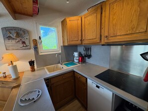 Coffee/tea maker, fridge, microwave, dishwasher