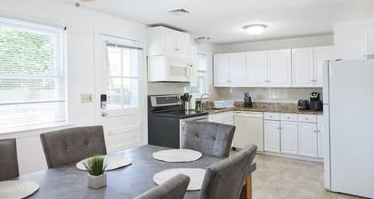 RIVERVIEW VILLA AT OCEAN BEACH: 5 QUEEN BEDS