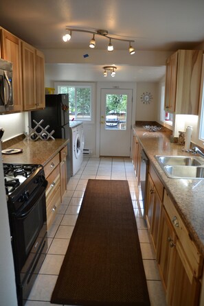Fridge, microwave, oven, stovetop - Casa Durango -  3 BR 1BA, Pet Friendly Home in Durango on W 2nd Ave (Durango)