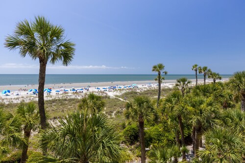 415 Captains Walk | Recently updated Oceanfront Villa with Pool on site