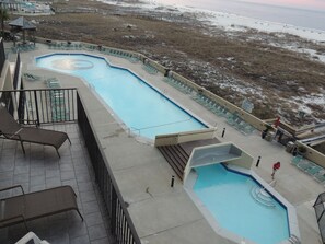 Piscine intérieure, piscine extérieure