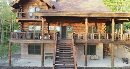 4th of July 2025!! Family Reunion Log Cabin Lake View, Beach, Pontoon