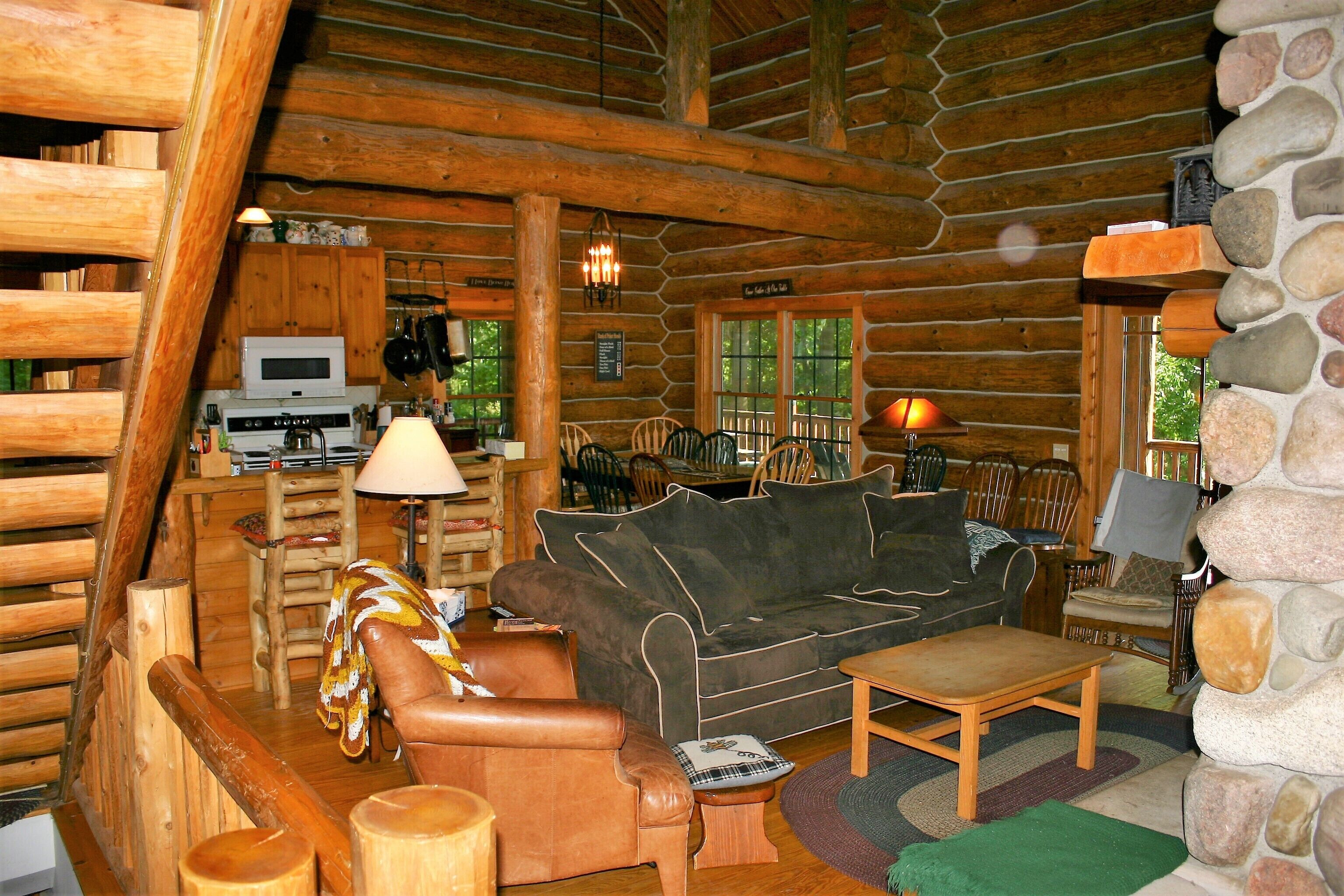 智能电视、壁炉、桌上足球、乒乓球