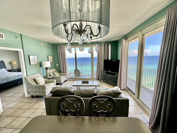 TV, DVD player - Shores of Panama end unit /Sunset view/FREE BEACH CHAIRS/res. parking (panama city beach)