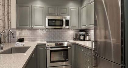 Ski-in/walk-out | Private Hot Tub | Parking | BBQ