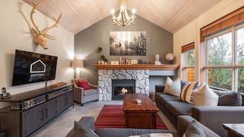 Télévision, cheminée