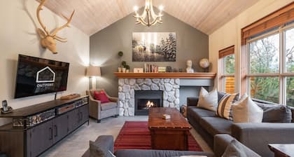 Whistler Ideal Majoitus: Deluxe 2 mh, Yksityinen Hot Tub - Ski In Walk Out