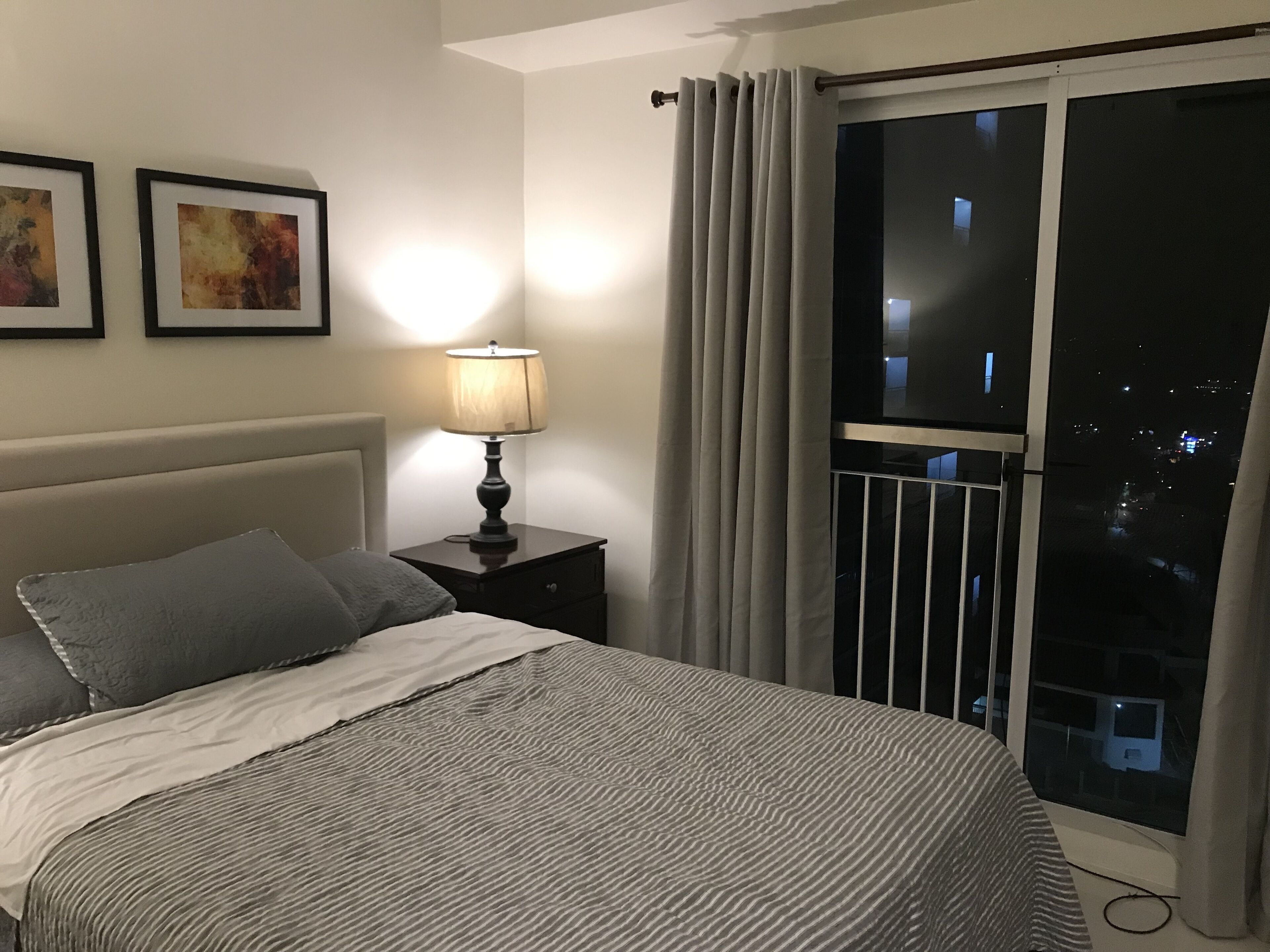 2 bedrooms, soundproofing, WiFi, bed sheets