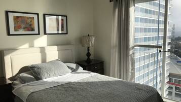 2 bedrooms, soundproofing, WiFi, bed sheets