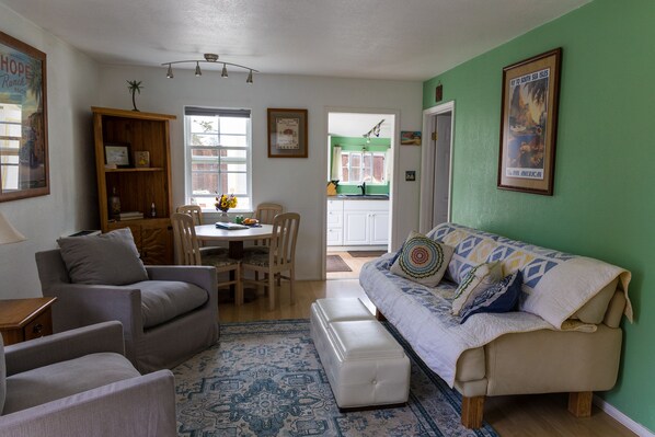 Smart TV, fireplace, DVD player, books