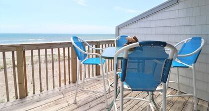 "Queen's Grant E-215" Oceanfront Condo, Community Pool, Boat Docks