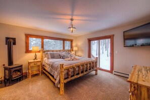 5 bedrooms, iron/ironing board, travel cot, WiFi - Large mtn home with 14 beds Minutes to Main Street (Breckenridge)