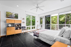 4 bedrooms, WiFi, bed sheets - Unique Home in Dauphin Island's Maritime Forest - Stunning Home and Water Views (Dauphin Island)