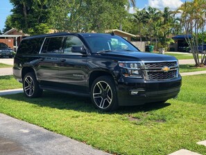 Property grounds - ANDY  accommodation is good for couples, business  (Cutler Bay)