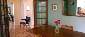 Cape Cod On Cda! Downtown Charmer! Huge House & Yard! Walk Everywhere!Free Bikes