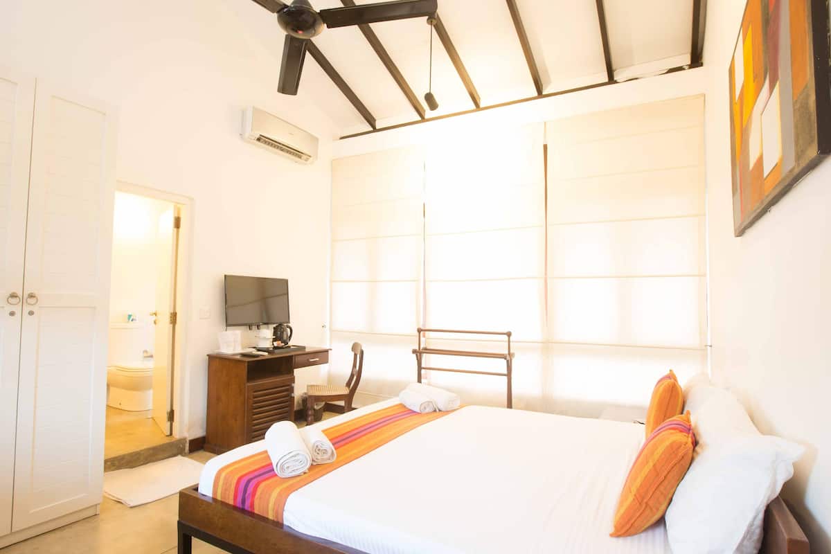 deluxe double room | 1 bedroom, egyptian cotton sheets, premium bedding, free minibar items