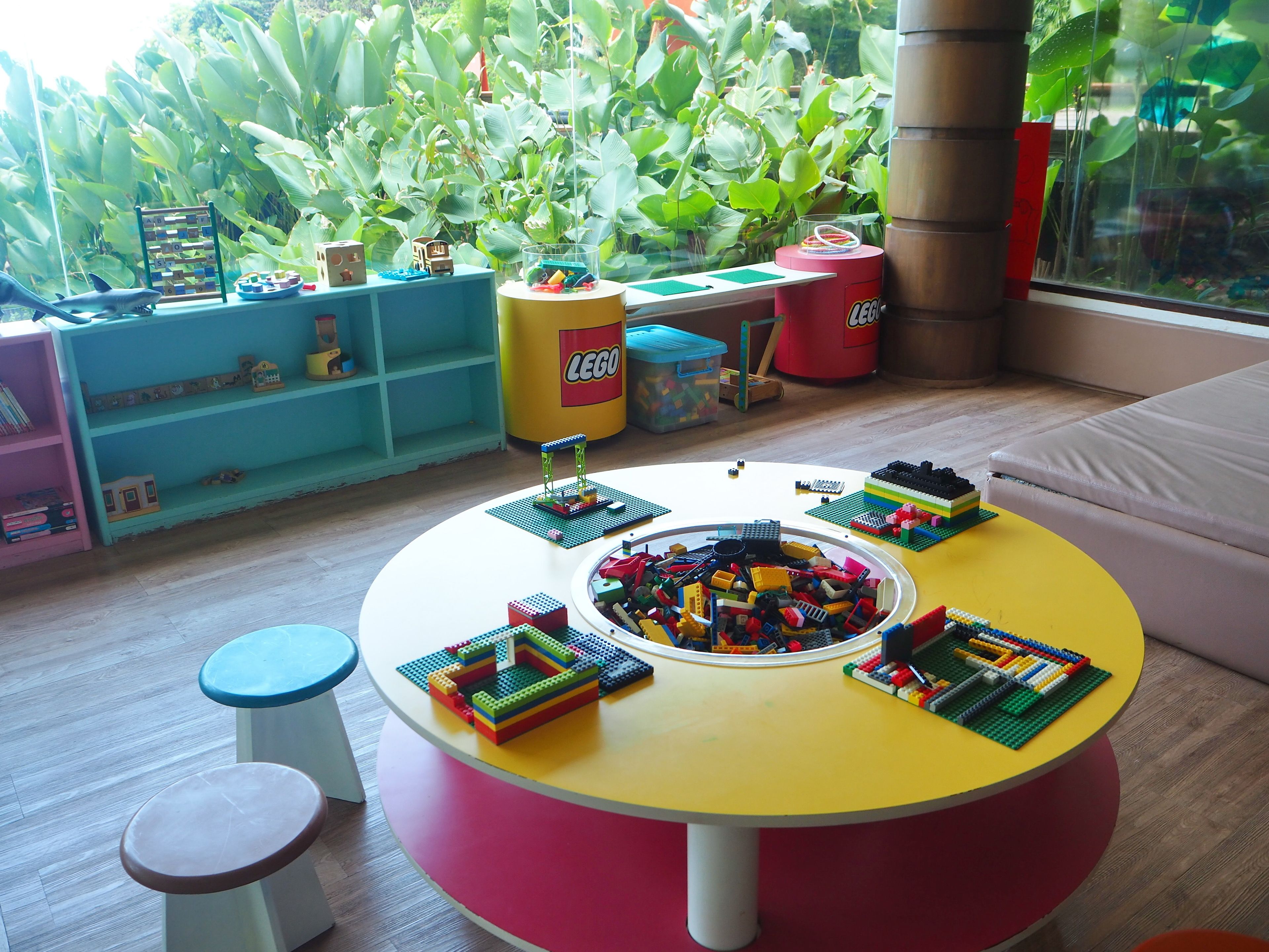 พื้นที่เล่นสำหรับเด็ก - ในร่ม