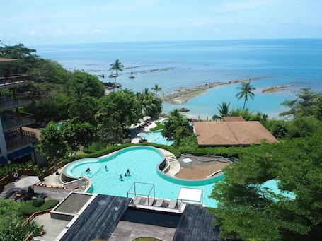 Luxury 2-Bedroom Condo Ocean View | 2 quartos, roupas de cama premium, cofres nos quartos, escrivaninha