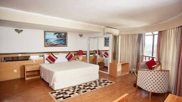 Standard Apartment | In-room safe, desk, iron/ironing board, free WiFi