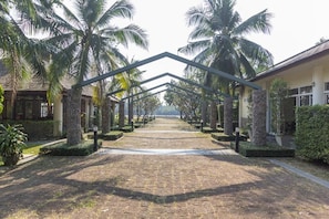 Front of property - Baan Tai Had Resort (Samut Songkhram)